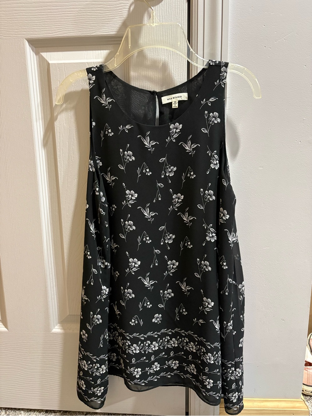 Max Studio Black Sleeveless Midi Dress with White Floral Print